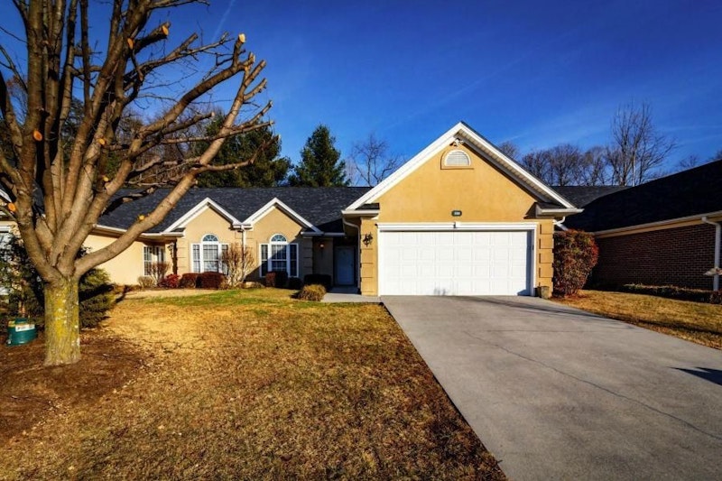 REDUCED PATIO HOME! VINTON!! 559 Deer Ridge Ln, Vinton VA